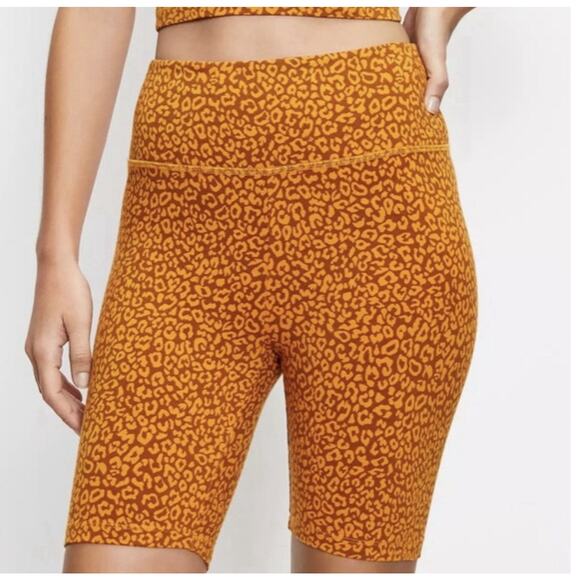 Lou & Grey Pants - Lou & Grey Medium Leopard Giraffe Orange Yellow Biker Short